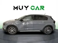 Usado Fiat Tipo Cross 130 CV (95 kW) 2021 Gris / plata Berlina