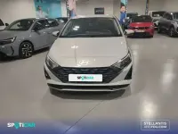 Usado Hyundai i20 84 CV (61 kW) 2025 Gris Utilitario