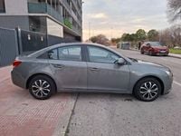 Usado Chevrolet Cruze LT 124 CV (91 kW) 2011 Gris / plata Berlina