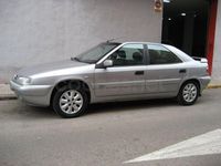 Usado Citroën Xantia 90 CV (66 kW) 2001 Gris / plata Berlina