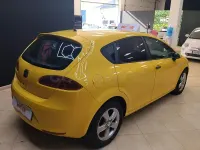 Usado Seat Leon Sport 105 CV (77 kW) 2007 Amarillo Utilitario