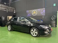 Usado Opel Astra Sport 160 CV (117 kW) 2010 Negro Berlina