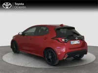 Usado Toyota Yaris Hybrid Plus 116 CV (85 kW) 2022 Rojo Monovolumen