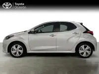 Usado Toyota Yaris Hybrid Active 116 CV (85 kW) 2025 Gris Berlina