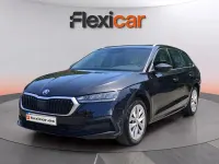 Usado Skoda Octavia 110 CV (80 kW) 2022 Negro Familiar