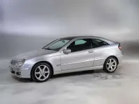 Usado Mercedes C180 Sport Edition 143 CV (105 kW) 2007 Plateado Coupe