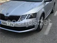 Usado Skoda Octavia G-TEC Ambition 131 CV (96 kW) 2020 Gris / plata Familiar