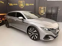 Usado VW Arteon R-line 150 CV (110 kW) 2023 Gris / plata Familiar