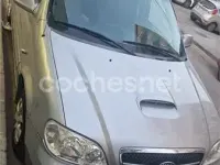Usado Kia Carnival EX 144 CV (105 kW) 2004 Gris / plata Monovolumen
