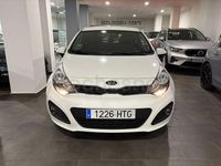 Usado Kia Rio 85 CV (62 kW) 2013 Blanco Berlina