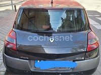 Usado Renault Mégane II Dynamique 105 CV (77 kW) 2007 Rojo Berlina