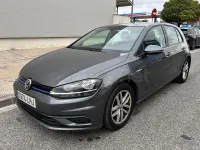 Usado VW Golf VIII Edition 130 CV (95 kW) 2020 Gris / plata Berlina