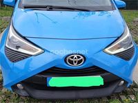 Usado Toyota Aygo X-play 69 CV (50 kW) 2018 Azul Utilitario