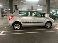 Usado Skoda Fabia Style 105 CV (77 kW) 2010 Gris / plata Berlina