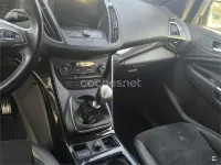 Usado Ford Kuga ST-Line 120 CV (88 kW) 2017 Gris / plata SUV