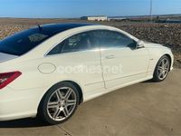 Usado Mercedes E220 170 CV (125 kW) 2011 Blanco Coupe