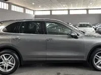 Usado Porsche Cayenne 240 CV (176 kW) 2011 Gris / plata SUV