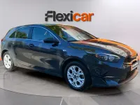Usado Kia Ceed 136 CV (100 kW) 2023 Gris Utilitario