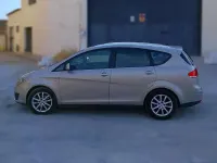Usado Seat Altea Style 105 CV (77 kW) 2010 Beige Monovolumen