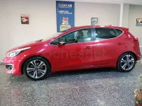Usado Kia Ceed 120 CV (88 kW) 2017 Granate Utilitario