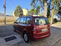Usado VW Touran Advance 105 CV (77 kW) 2010 Granate Monovolumen