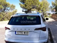 Usado Skoda Karoq Selection 115 CV (84 kW) 2024 Blanco SUV