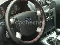 Usado Ford Mondeo Trend 125 CV (91 kW) 2003 Gris / plata Berlina