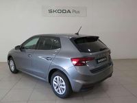 Usado Skoda Fabia 95 CV (69 kW) 2025 Gris Utilitario