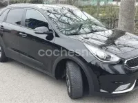 Usado Kia Niro 141 CV (103 kW) 2017 Negro SUV
