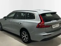 Usado Volvo V60 Core 197 CV (144 kW) 2025 Gris / plata Familiar