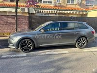 Usado Skoda Superb SportLine 150 CV (110 kW) 2022 Gris / plata Familiar