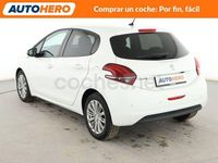 Usado Peugeot 208 Signature Sky 82 CV (60 kW) 2019 Blanco Utilitario
