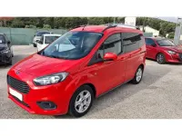 Usado Ford Tourneo Courier Titanium 100 CV (73 kW) 2018 Rojo Monovolumen