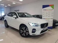 Usado Volvo XC60 Momentum 196 CV (144 kW) 2021 Blanco SUV
