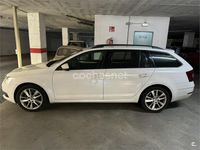 Usado Skoda Octavia Style 150 CV (110 kW) 2017 Blanco Familiar