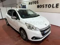 Usado Peugeot 208 Access 82 CV (60 kW) 2016 Blanco Utilitario