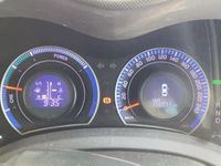 Usado Toyota Auris Hybrid 136 CV (100 kW) 2011 Blanco Berlina