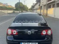 Usado VW Passat Trendline 105 CV (77 kW) 2008 Negro Berlina