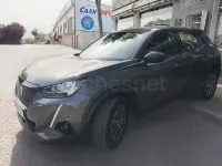 Usado Peugeot 2008 Active 110 CV (80 kW) 2022 Gris / plata SUV