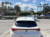 Usado Seat Leon Style 130 CV (95 kW) 2024 Blanco Berlina