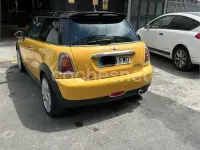 Usado Mini Cooper D 110 CV (80 kW) 2007 Amarillo Utilitario