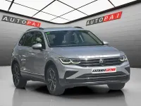 Usado VW Tiguan Sportline 150 CV (110 kW) 2022 Gris / plata SUV