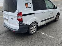 Usado Ford Tourneo Courier Trend 100 CV (73 kW) 2018 Blanco Monovolumen