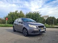 Usado Chevrolet Aveo LS 84 CV (61 kW) 2011 Gris / plata Berlina