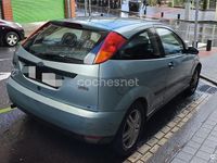 Usado Ford Focus Trend 100 CV (73 kW) 2001 Azul Berlina
