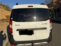 Usado Dacia Dokker Stepway 90 CV (66 kW) 2015 Blanco Monovolumen
