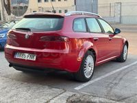 Usado Alfa Romeo 159 Distinctive 150 CV (110 kW) 2007 Rojo Familiar