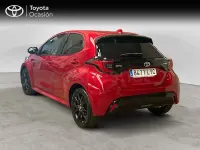 Usado Toyota Yaris Hybrid Style 116 CV (85 kW) 2022 Rojo Berlina