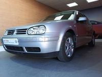 Usado VW Golf IV Highline 105 CV (77 kW) 2002 Gris / plata Berlina