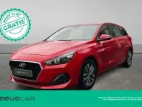 Usado Hyundai i30 120 CV (88 kW) 2019 Rojo Familiar